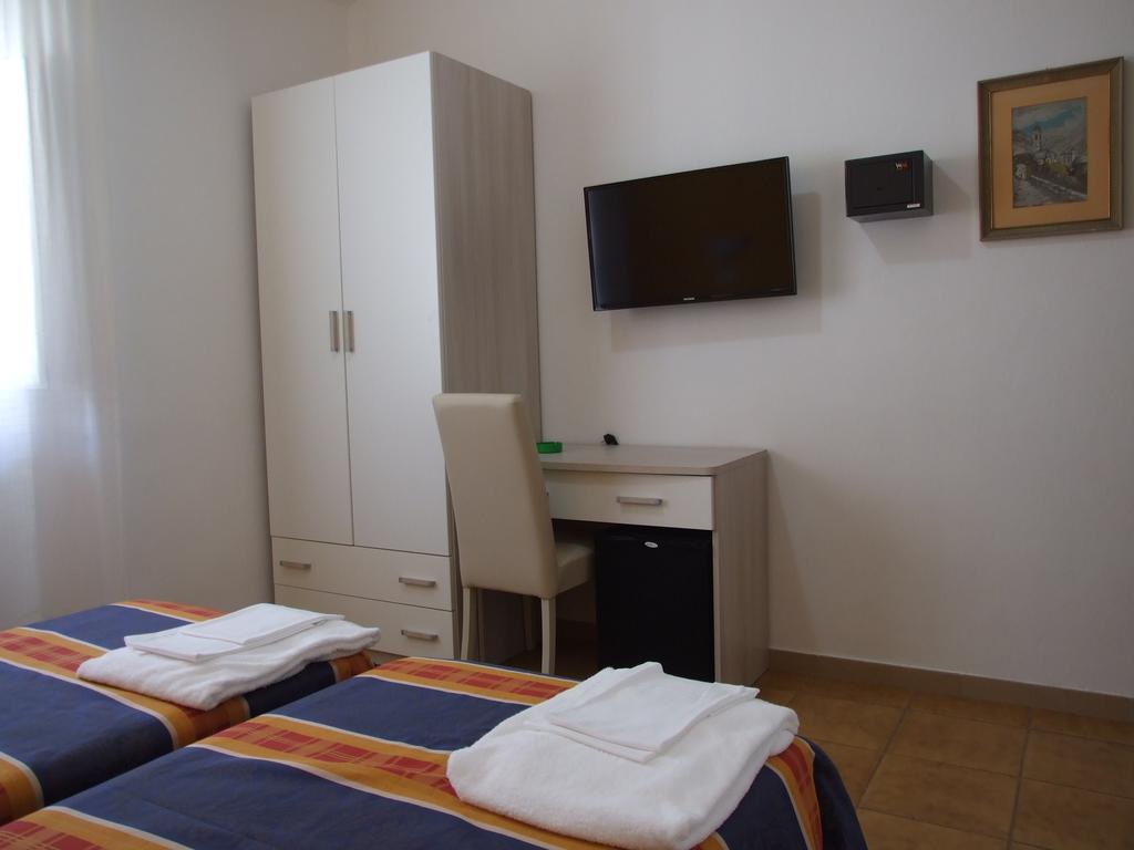 Hotel Midy Viareggio Extérieur photo